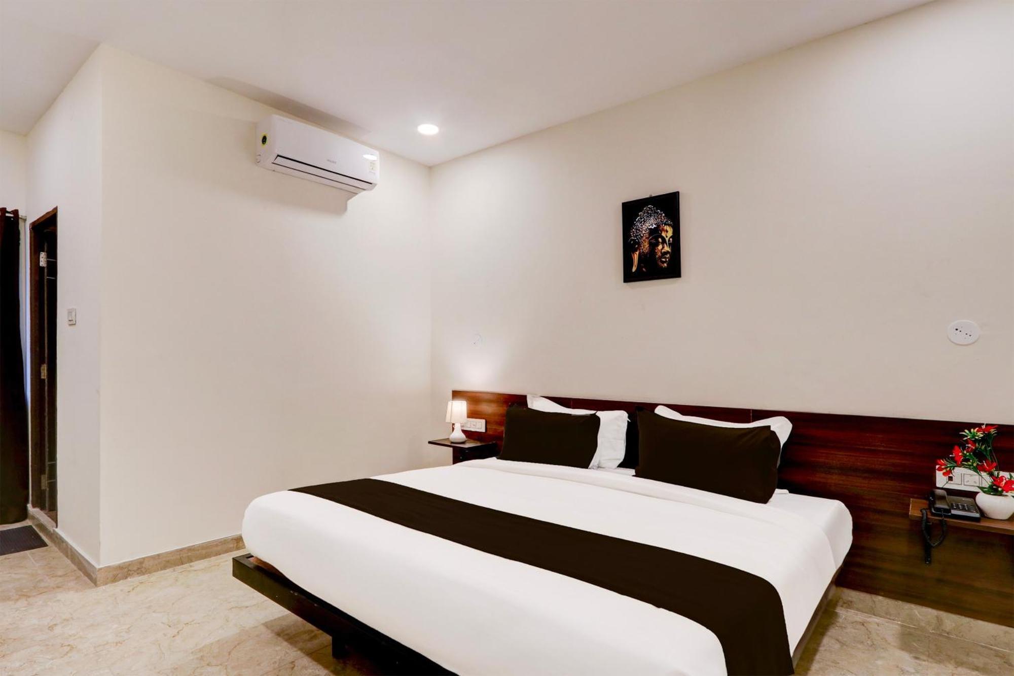 Townhouse Oak Bhooja Hotels Hyderabad Exterior foto